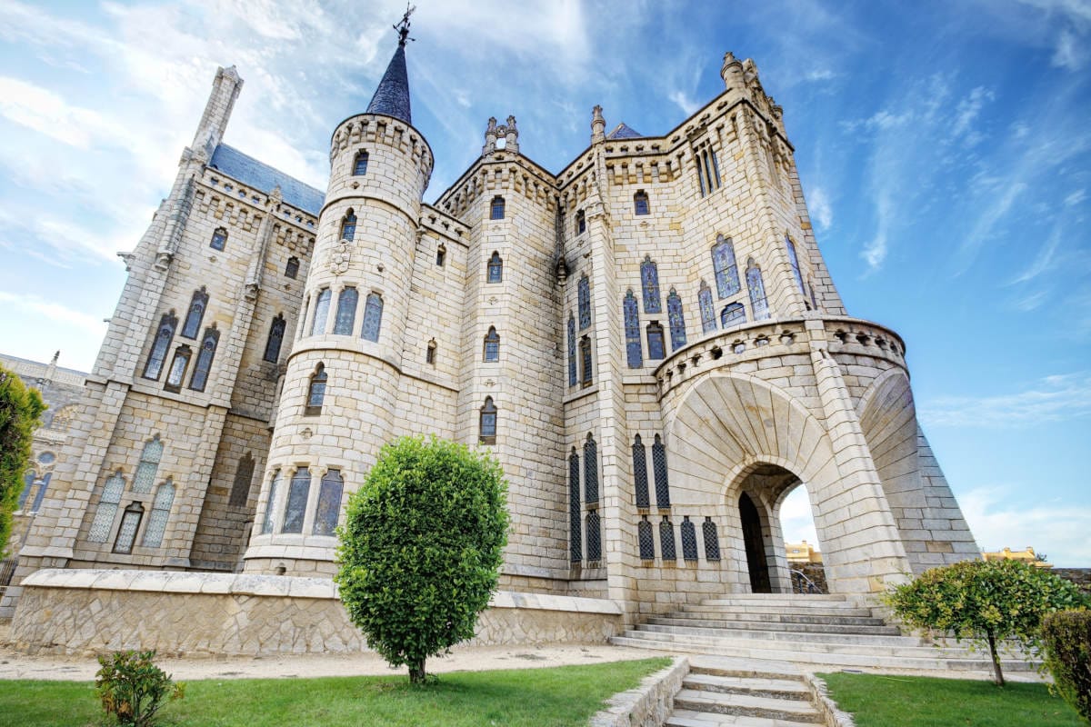 french way palacio episcopal astorga